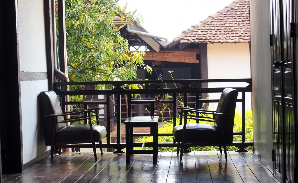 Villa Lao Vientiane Exterior photo