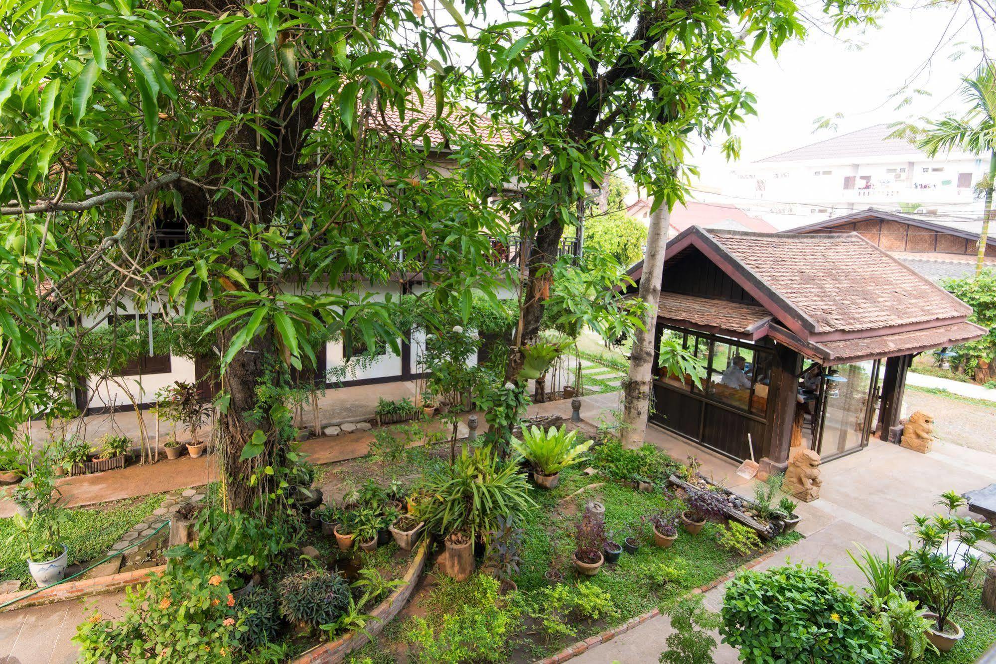 Villa Lao Vientiane Exterior photo